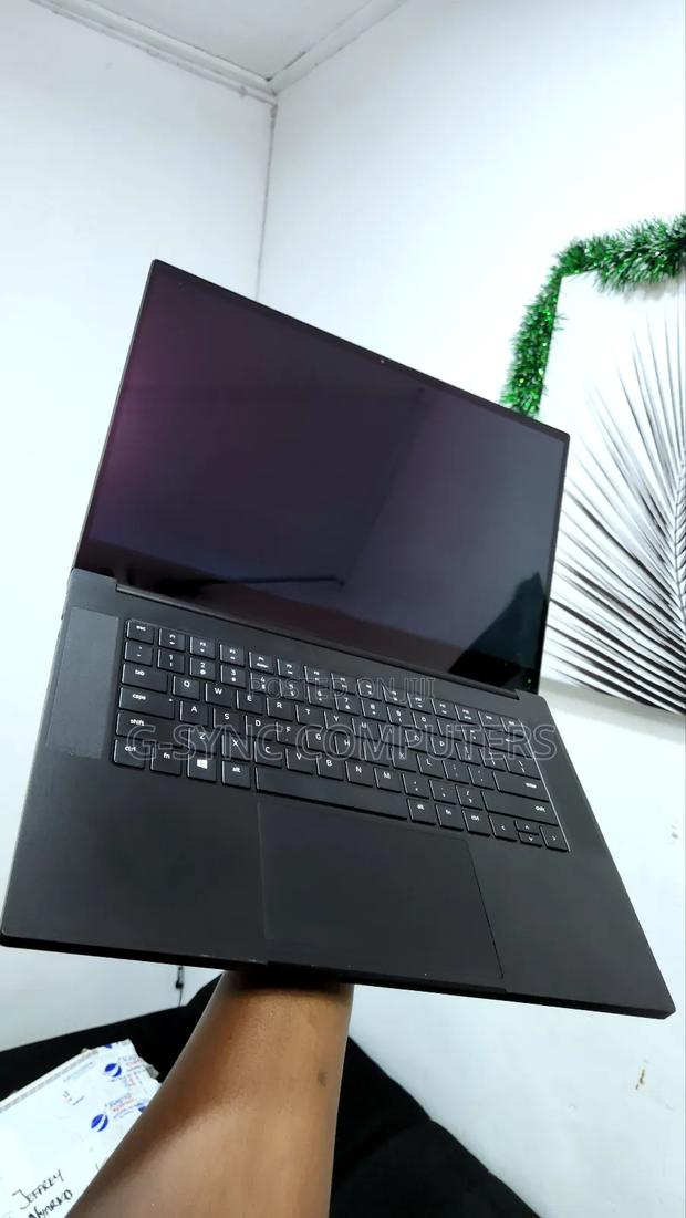 Laptop Razer Blade 32GB Intel Core i7 SSD 512GB · Photo 5