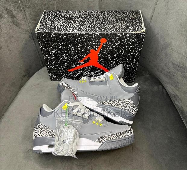 Nike Air Jordan 3 · Photo 2