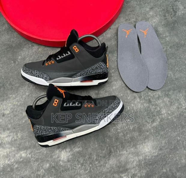 Nike Air Jordan 3 · Photo 3