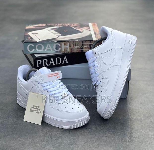 Nike Airforce 1 Triple White and Black