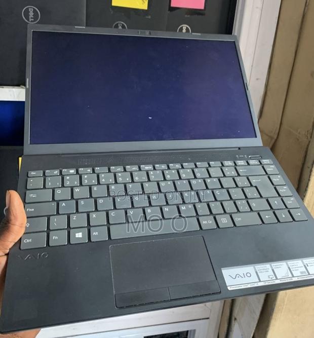 Laptop Sony VAIO Fit E 14 SVF1421X1E 12GB Intel Core I3 SSD 256GB · Photo 1