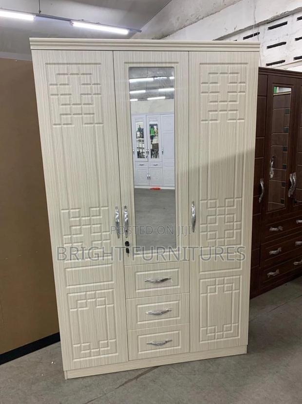 Three(3) Door Wardrobe · Photo 1
