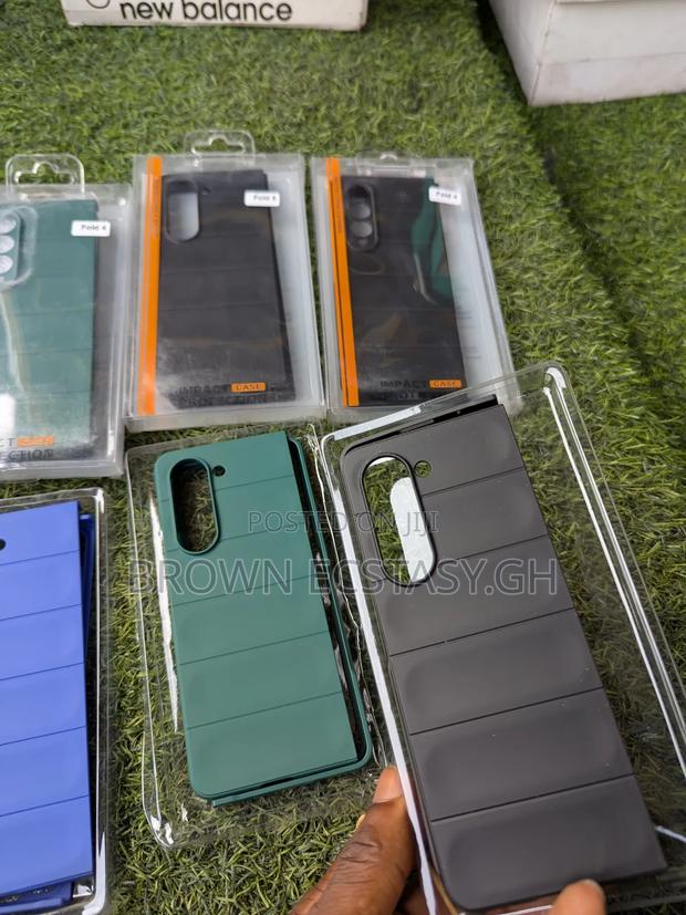 Samsung Galaxy Fold 4 and 5 Cases · Photo 3