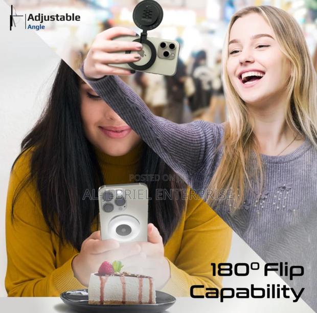 Promate Lightweight LED Light With Compatible Phone Mount · Photo 2