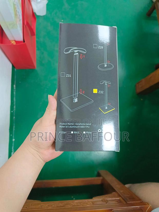Headphones Stand / Headset Stand · Photo 2