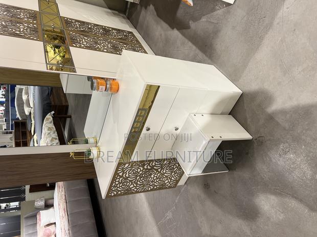 Durable Bedroom Sets · Photo 3