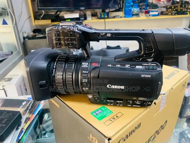 Canon XF200: Professional-Grade Video Capture · Photo 1