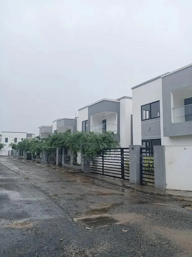 2bdrm Duplex in Oyarifa , Ghana Flag for sale · Photo 1