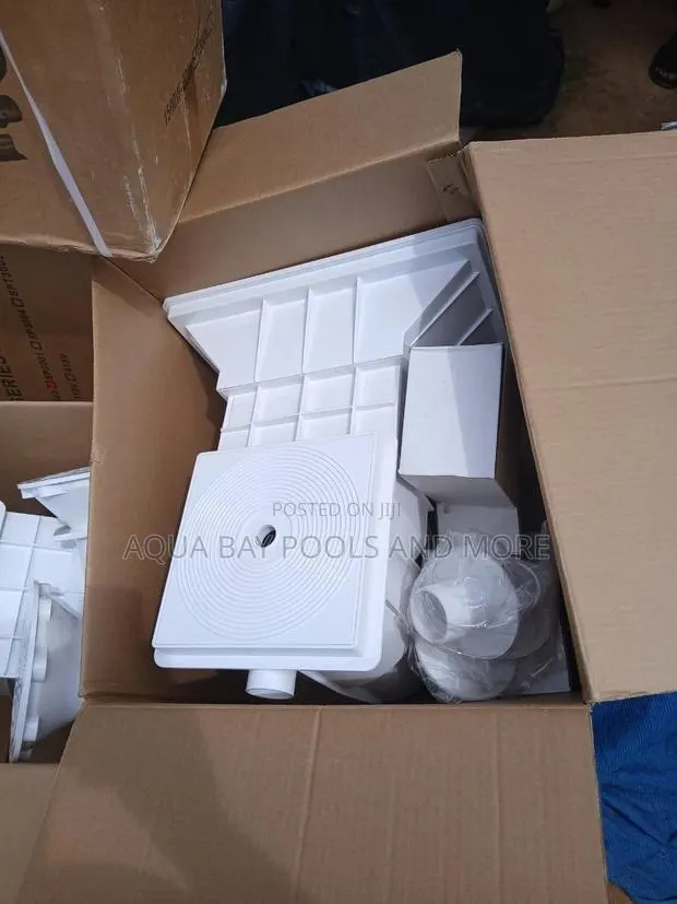 Brand New Long Throat Swimming Pool Skimmers · Photo 3
