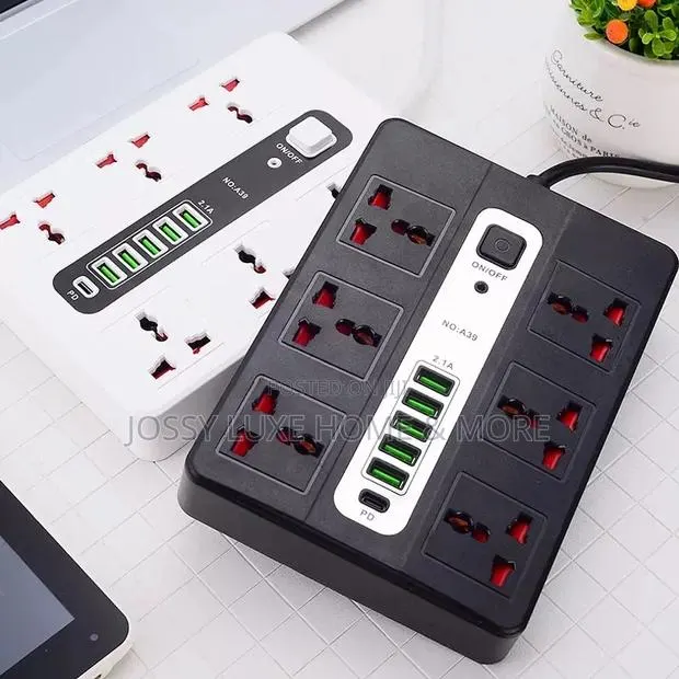 6-Way Universal Extension Board With 6 USB Charging Ports · Photo 1