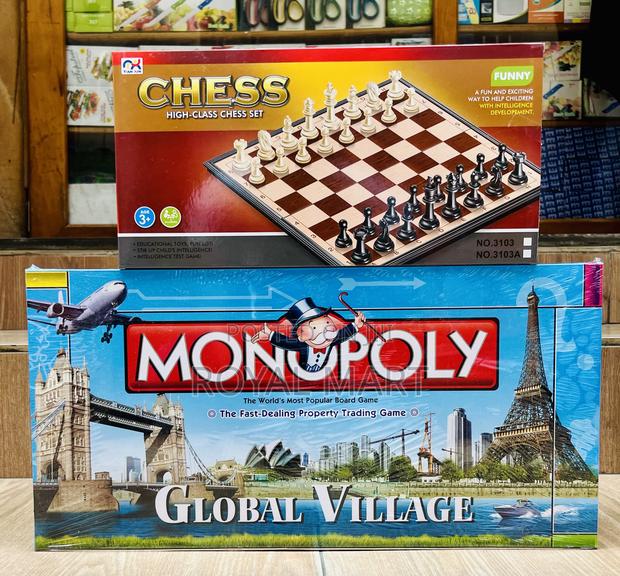 Monopoly and Chess Game · Photo 1