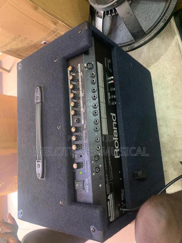 Roland Kc-550 Keyboard Combo · Photo 3