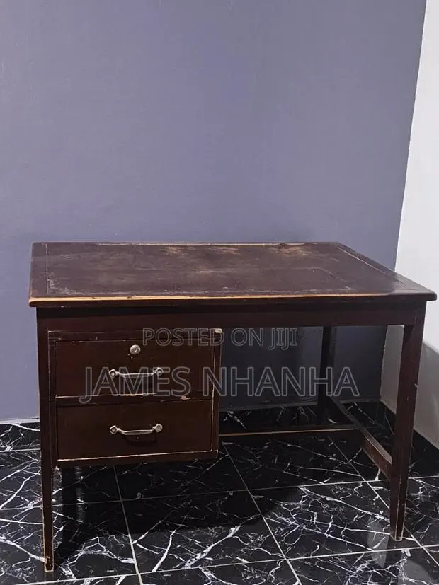 Used Office Desk · Photo 1