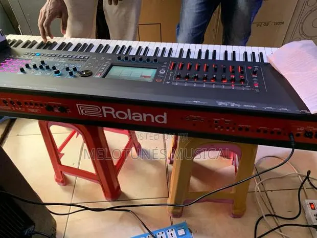 Roland Fantom-8 Synthesizer Workstation Keyboard · Photo 1