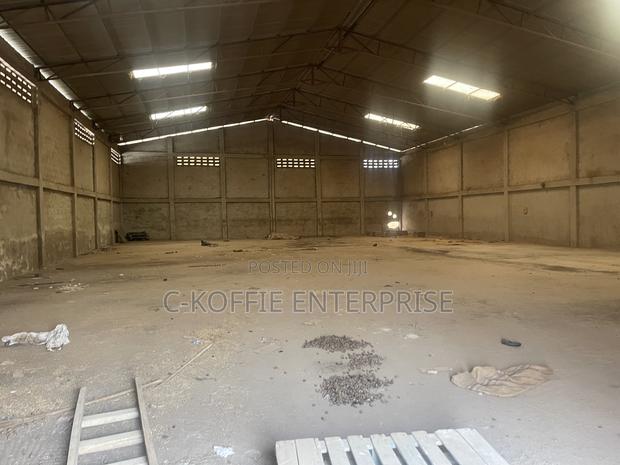 1600sqm Warehouse + Offices at Tema for Sale · Photo 2