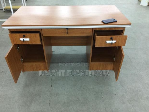 Office Table · Photo 2