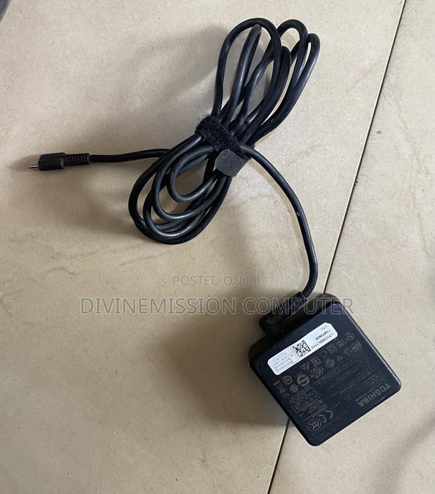 Toshiba Type C Laptop Adapter/Charger 5v9v12v~3A · Photo 3