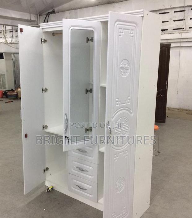 Foreign Three Doors Wardrobe With Mirror · Photo 2