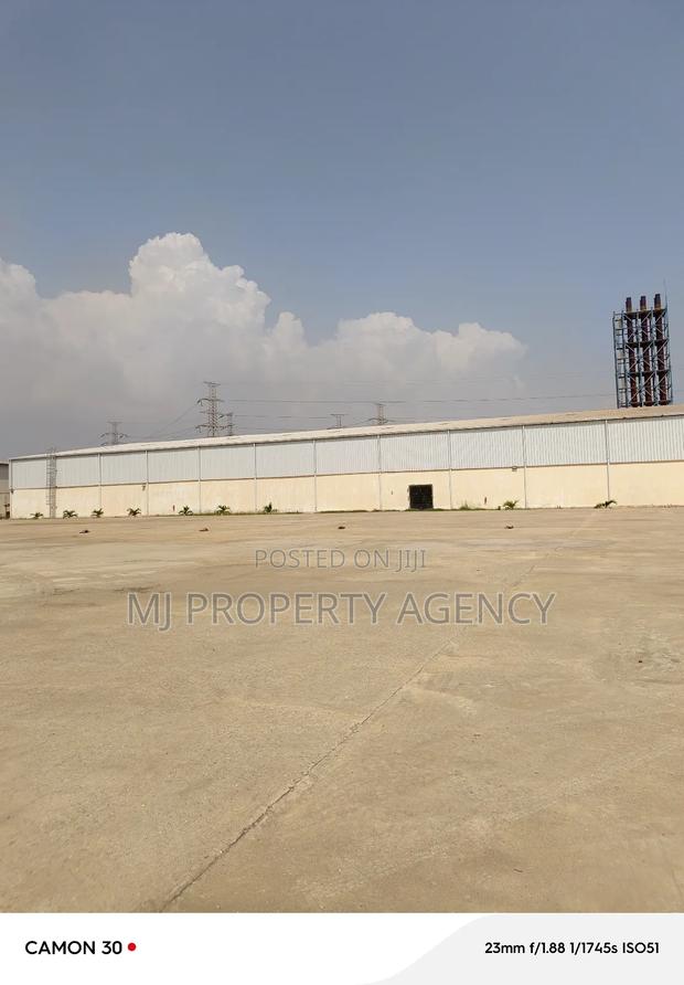 2000 SQM Warehouse · Photo 2