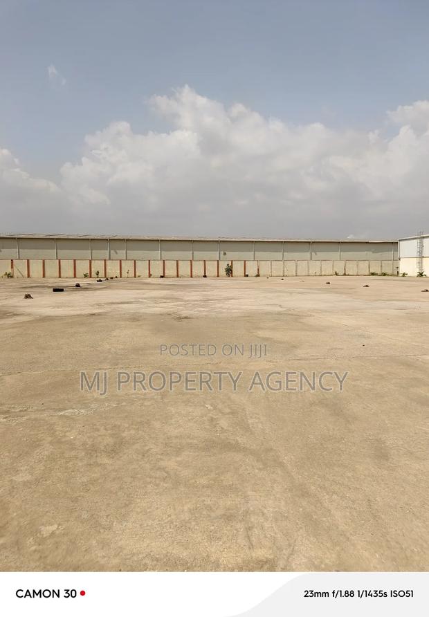 2000 SQM Warehouse · Photo 3