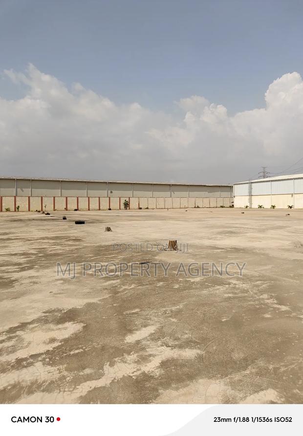 2000 SQM Warehouse · Photo 4
