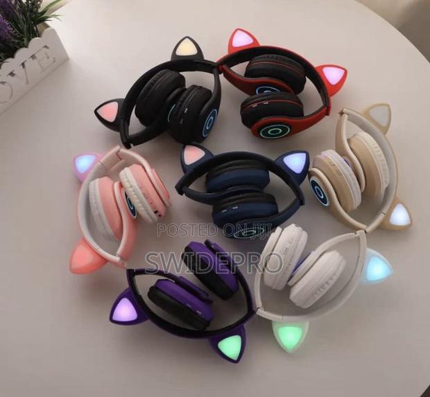 Cat Ears Bluetooth Headphones · Photo 1