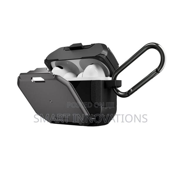 Airpods Pro 2nd/1st Gen Defender Protective Case With Stand · Photo 3