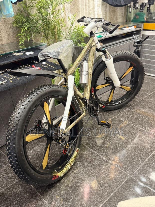 New Motorcycle 2022 Gold · Photo 1