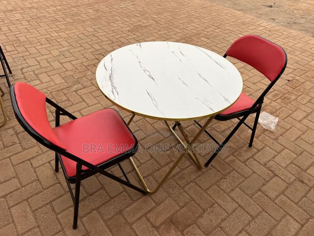 80x80cm Foldable Table With Foldable Chairs · Photo 1