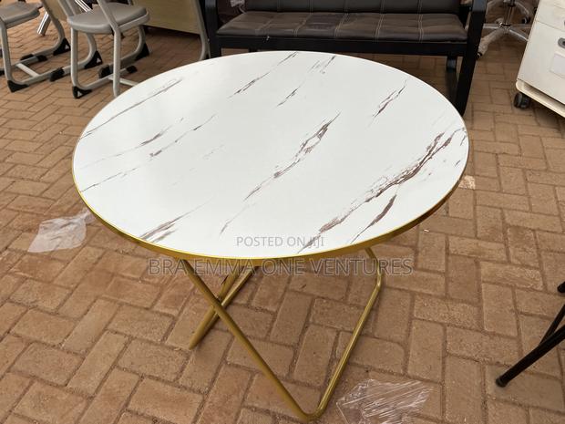 80x80 Foldable Table · Photo 1