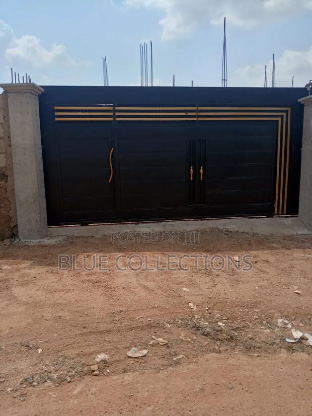 Ggalvanised Metal Gate · Photo 3