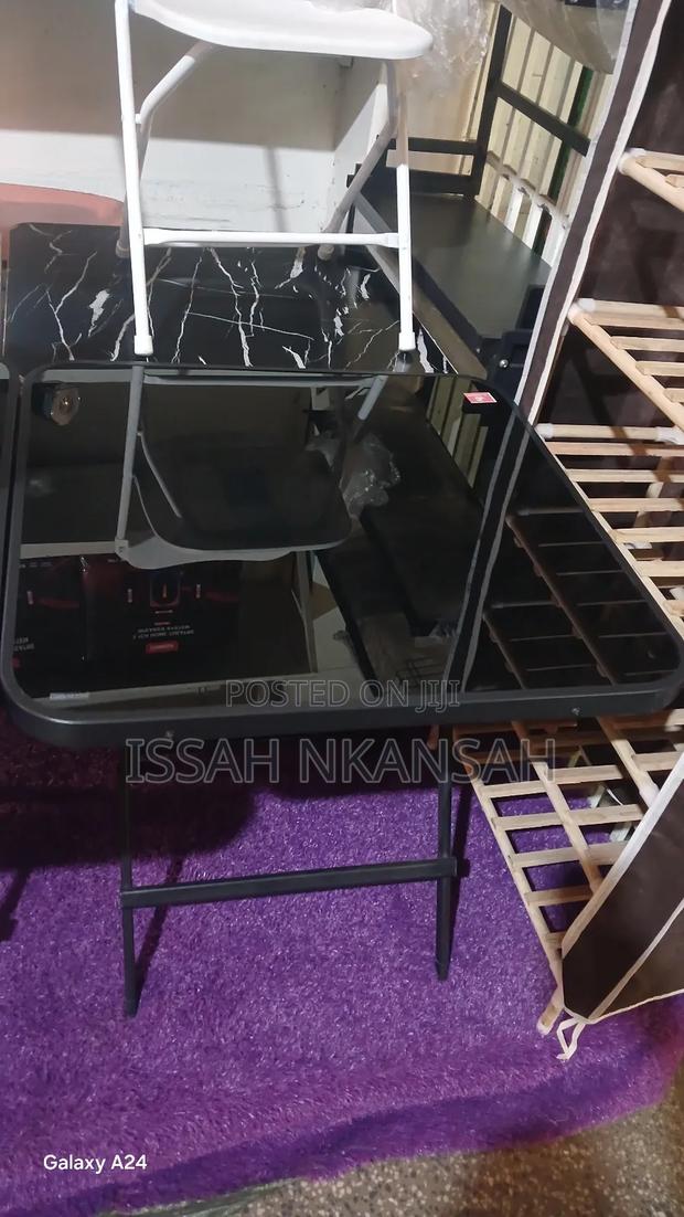 Glass Foldable Table and Chair · Photo 3
