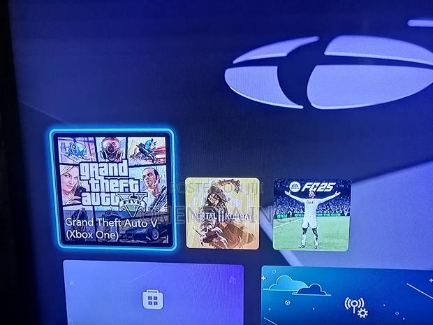 Xbox One With 10 Games Installed + 1 Pad · Photo 4
