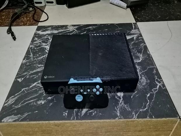 Xbox One With 10 Games Installed + 1 Pad · Photo 6