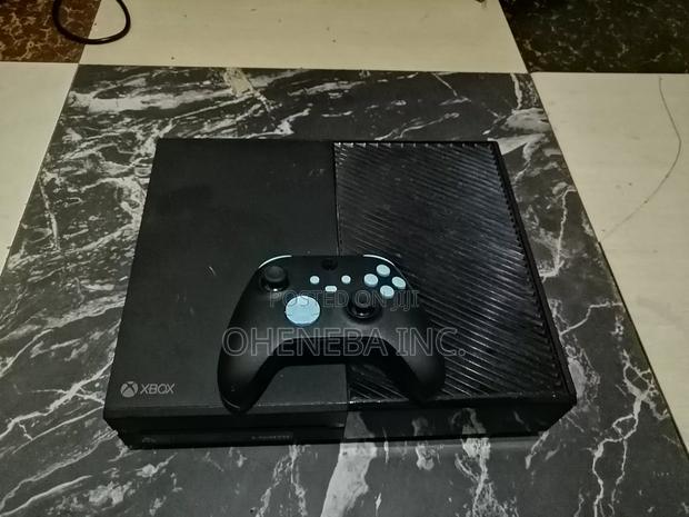 Xbox One With 10 Games Installed + 1 Pad · Photo 7