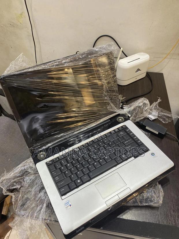 New Laptop Toshiba Satellite A350 4GB Intel Core 2 Duo HDD 16 GB · Photo 2
