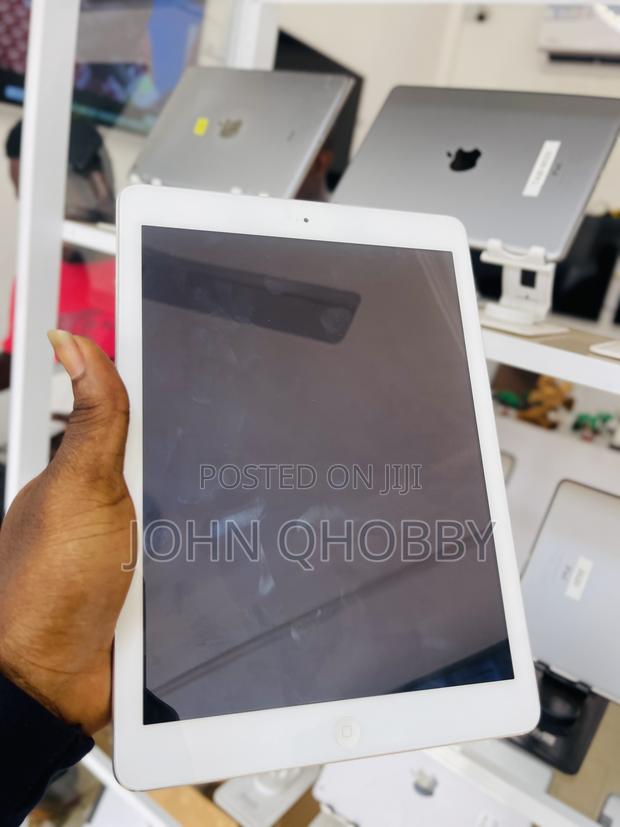 Apple iPad Air 16 GB Silver · Photo 1