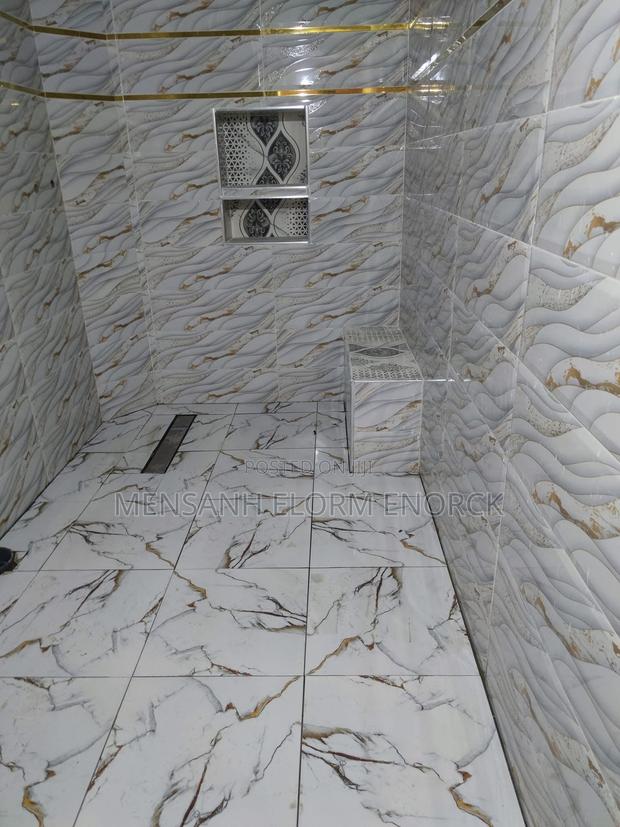 We Are a Good Company Construction Tiler Job . · Photo 3