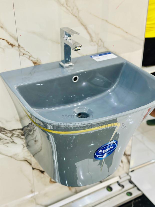 Grey Wc and Basin Set With Tap and Accessories · Photo 2