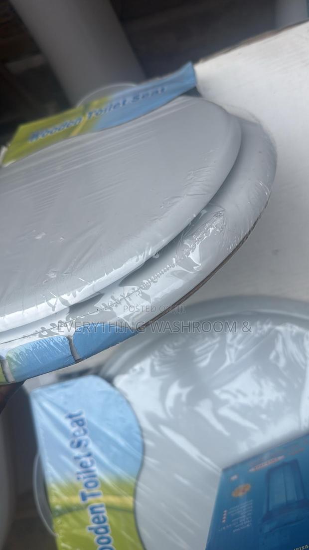 Wooden Toilet Seat Cover_ White Color Wooden Seat Cover · Photo 2