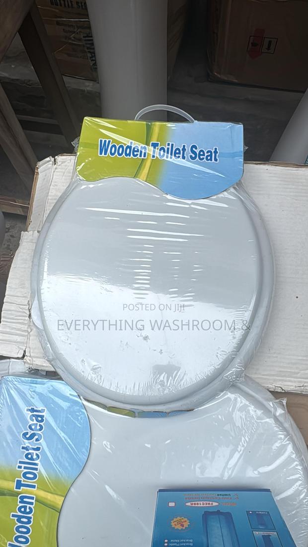Wooden Toilet Seat Cover_ White Color Wooden Seat Cover · Photo 1