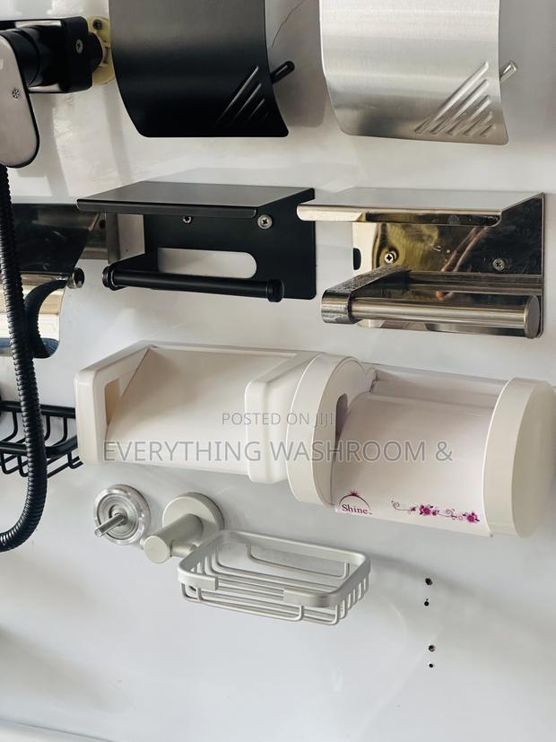 Toilet Roll Holder_ Holder With Phone Function · Photo 1