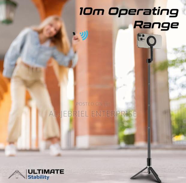 Promate Magstick-Pro Selfie Stick With Magsafe Phone Mount · Photo 2