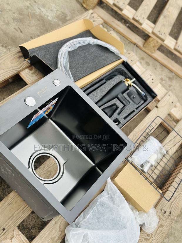 Square Sink_small Black Sink and Pullout Faucet · Photo 4