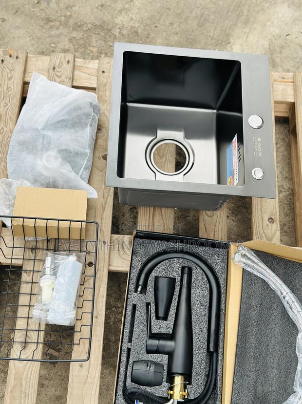 Square Sink_small Black Sink and Pullout Faucet · Photo 3