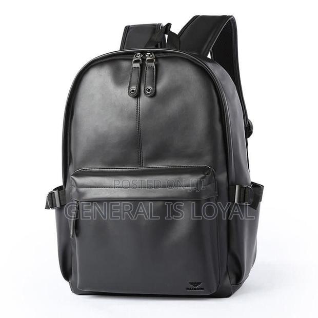 Black Backpack · Photo 3