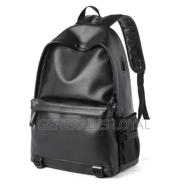 Black Backpack · Photo 6