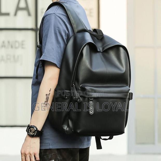 Black Backpack · Photo 8