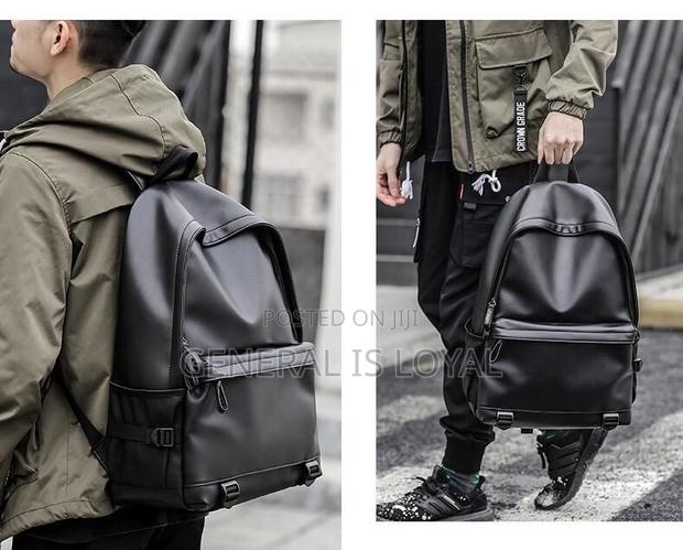 Black Backpack · Photo 5