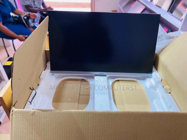 Samsung Monitor · Photo 3